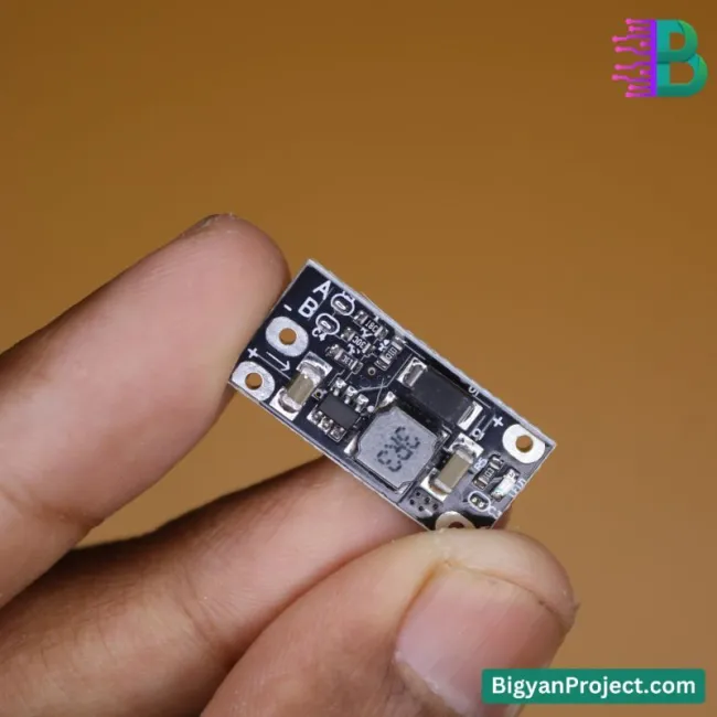 ৩.৭V থেকে ৫V/৮V/৯V/১২V মিনি ডিসি বুস্ট কনভার্টার মডিউল