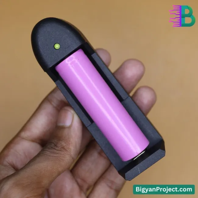 ব্যাটারি চার্জার ১৮৬৫০ ব্যাটারির জন্য ৩.৭ ভোল্ট লি-আয়ন ক্রয় করুন – সিঙ্গেল স্লট