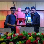 বাচ্চাদের শিক্ষার জন্য ইন্টারঅ্যাকটিভ টকিং রোবট বাংলাদেশ