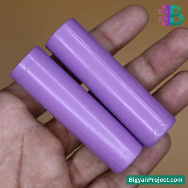 18650 রিচার্জেবল লিথিয়াম আয়ন ব্যাটারি 2000mAh 3.7V কিনুন