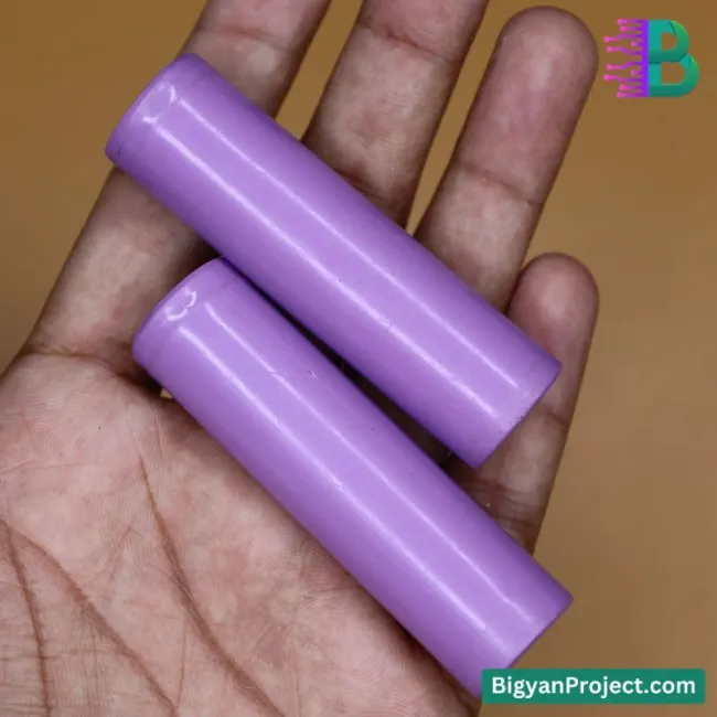 18650 রিচার্জেবল লিথিয়াম আয়ন ব্যাটারি 2000mAh 3.7V কিনুন