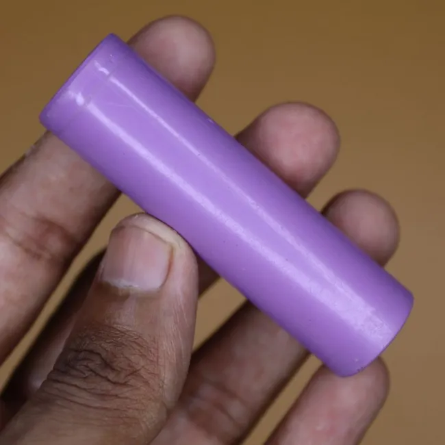 18650 রিচার্জেবল লিথিয়াম আয়ন ব্যাটারি 2000mAh 3.7V কিনুন