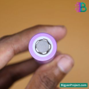 18650 রিচার্জেবল লিথিয়াম আয়ন ব্যাটারি 2000mAh 3.7V কিনুন