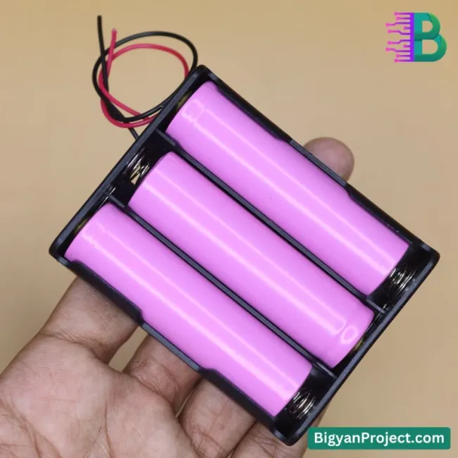 18650 ব্যাটারি হোল্ডার/কেস ৩ চেম্বার - লিথিয়াম আয়ন