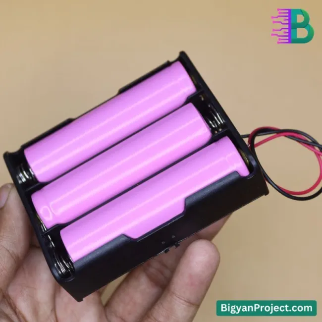18650 ব্যাটারি হোল্ডার/কেস ৩ চেম্বার - লিথিয়াম আয়ন