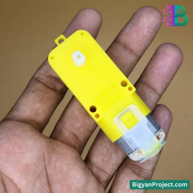 ১০০ RPM ৩-৬V ডুয়াল শাফট মোটর রোবোটিক্স ও DIY প্রজেক্টের জন্য