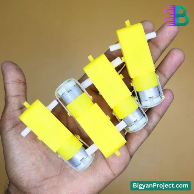 ১০০ RPM ৩-৬V ডুয়াল শাফট মোটর রোবোটিক্স ও DIY প্রজেক্টের জন্য