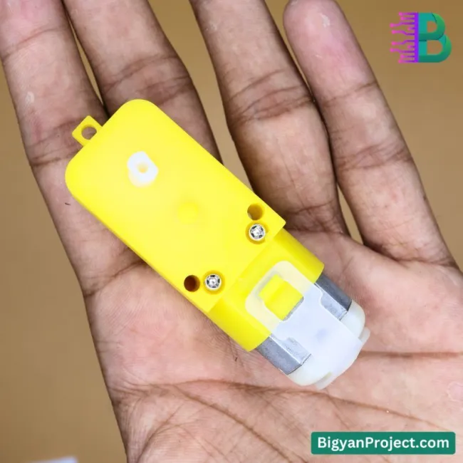 ১০০ RPM ৩-৬V ডুয়াল শাফট মোটর রোবোটিক্স ও DIY প্রজেক্টের জন্য