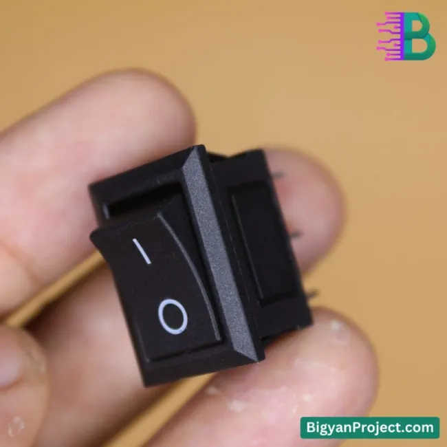 ৩ পিন SPDT রকার সুইচ অন অফ অন ৬A ২৫০V