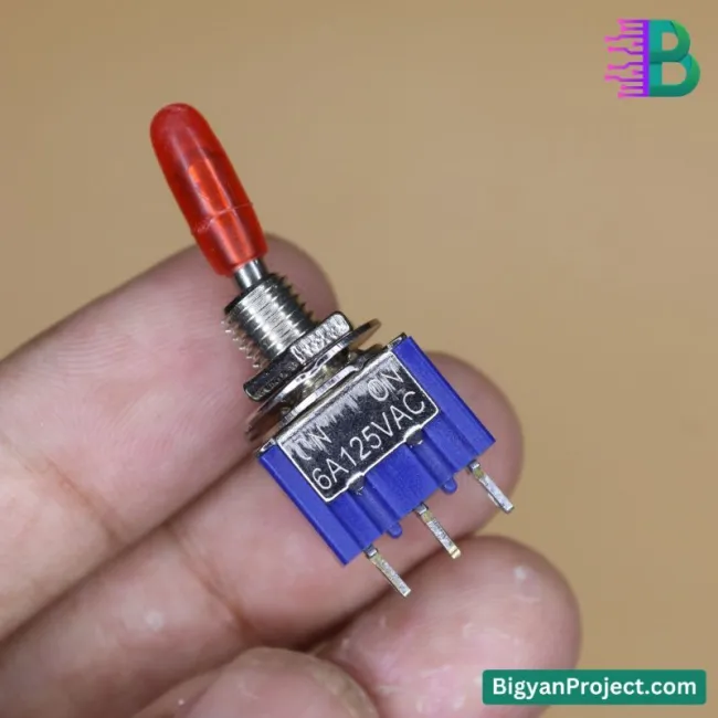 মিনি ON-OFF টগল সুইচ ৩ পিন ৬A ১২৫V কিনুন সহজে