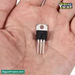 Buy LM7805 ভোল্টেজ রেগুলেটর 5V 1.5A অনলাইনে