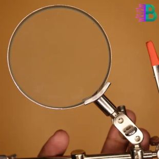 ম্যাগনিফাইং গ্লাস ও ক্লিপ সহ সোল্ডারিং স্ট্যান্ড কিনুন