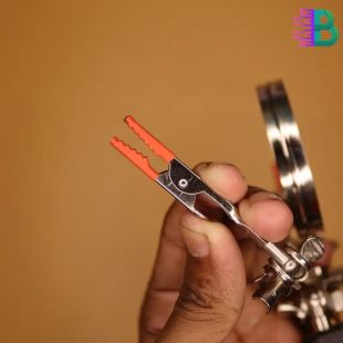 ম্যাগনিফাইং গ্লাস ও ক্লিপ সহ সোল্ডারিং স্ট্যান্ড কিনুন