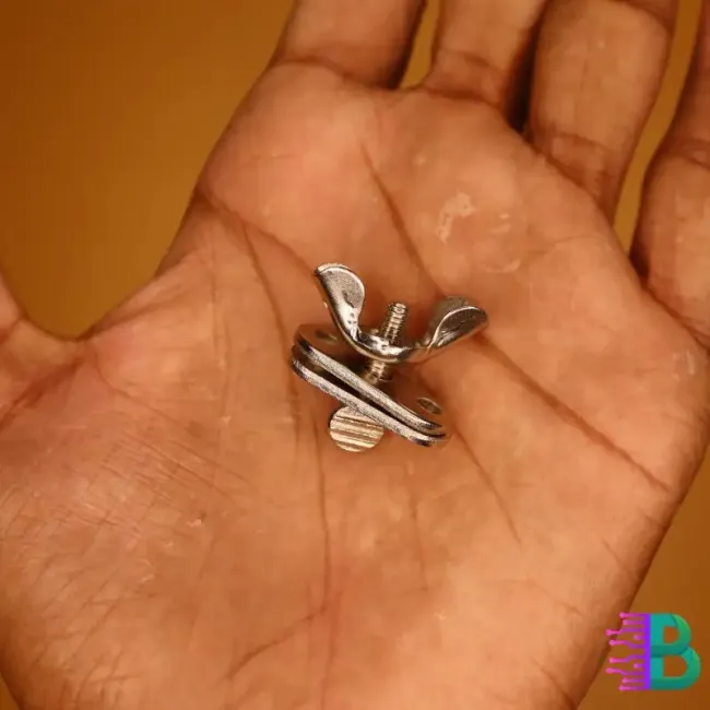 ম্যাগনিফাইং গ্লাস ও ক্লিপ সহ সোল্ডারিং স্ট্যান্ড কিনুন