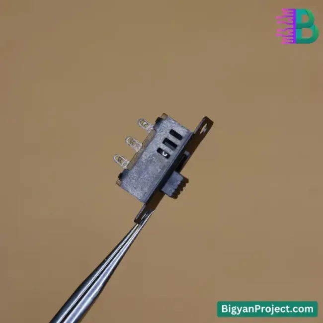 ৬ পিন স্লাইড সুইচ ৫০ ভোল্ট ০.৫ আ্যাম্পিয়ার DPDT কিনুন